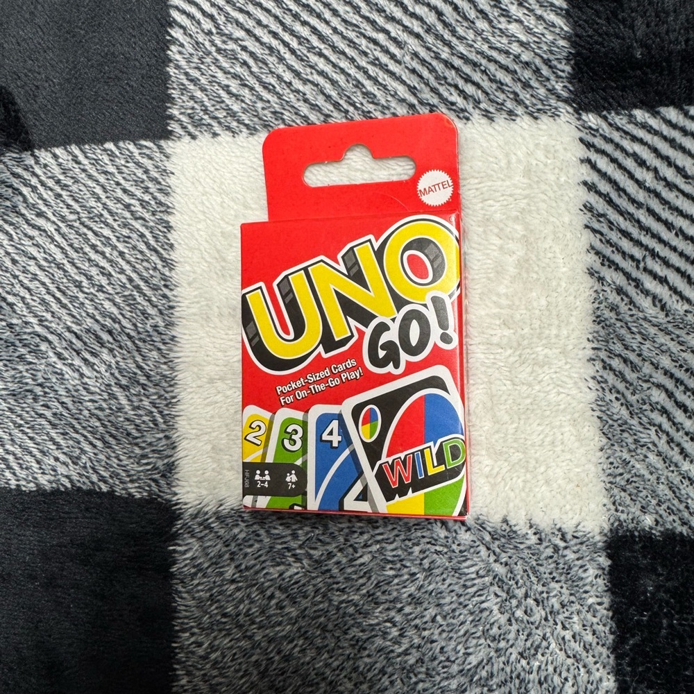 Mini Uno for on The Go! (Mattel UNO Go! Red and Yellow Card Game)